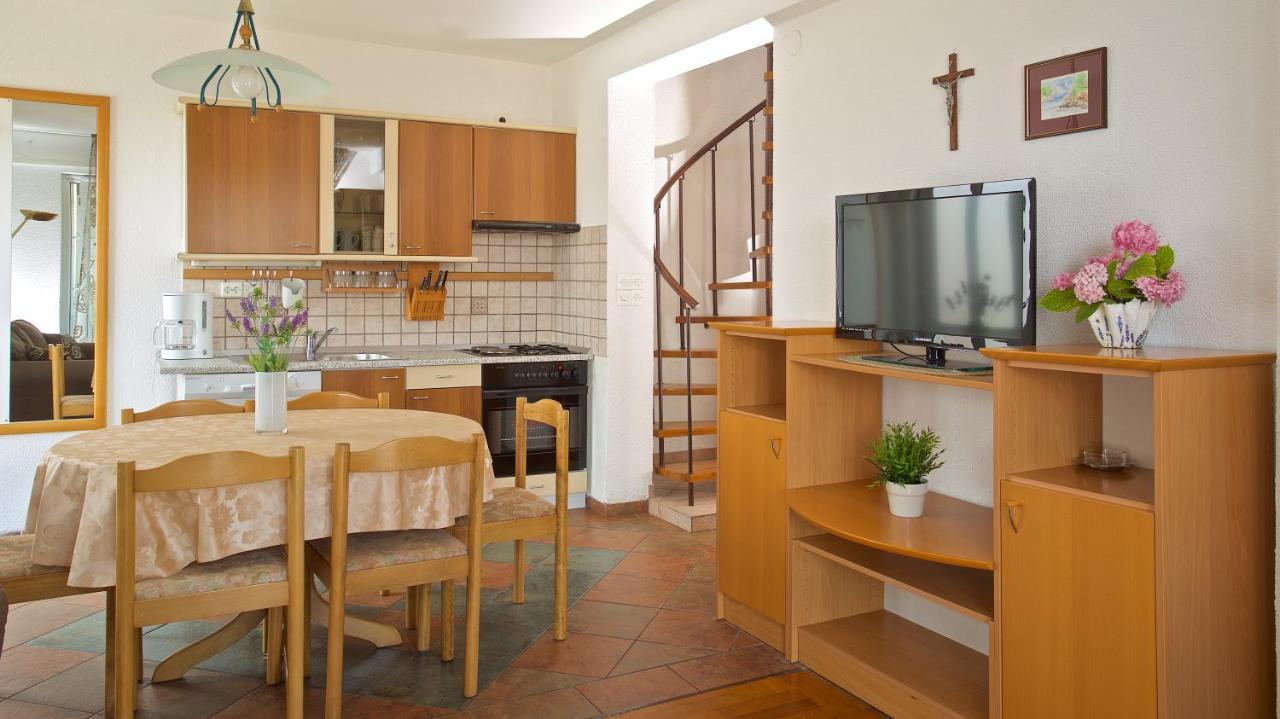 Apartments Kalina Йелса Екстериор снимка